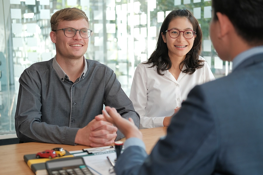 clients speaking with a personal injury lawyer during a free consultation