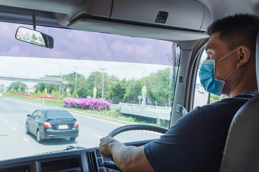 distracted truck driver about to cause an accident in Largo